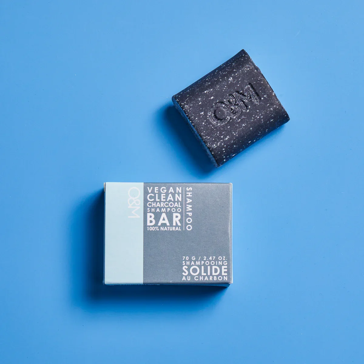 O&M Charcoal Shampoo Bar  / Твердый шампунь для глубокого очищения, 70 г (вид 2)